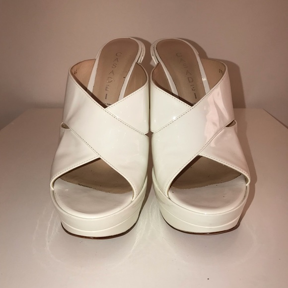 CASADEI WHITE PATENT CRISS CROSS SANDALS - Picture 2 of 5